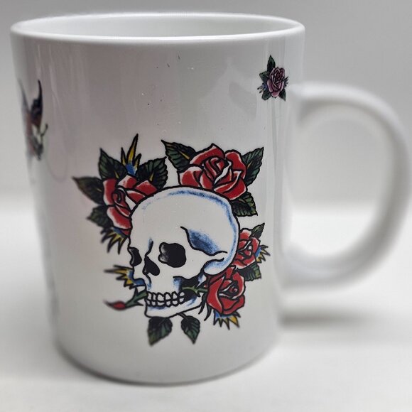 Skull And Roses Mug by Ed Hardy White - Love Kills Slowly Design - Picture 2 of 6